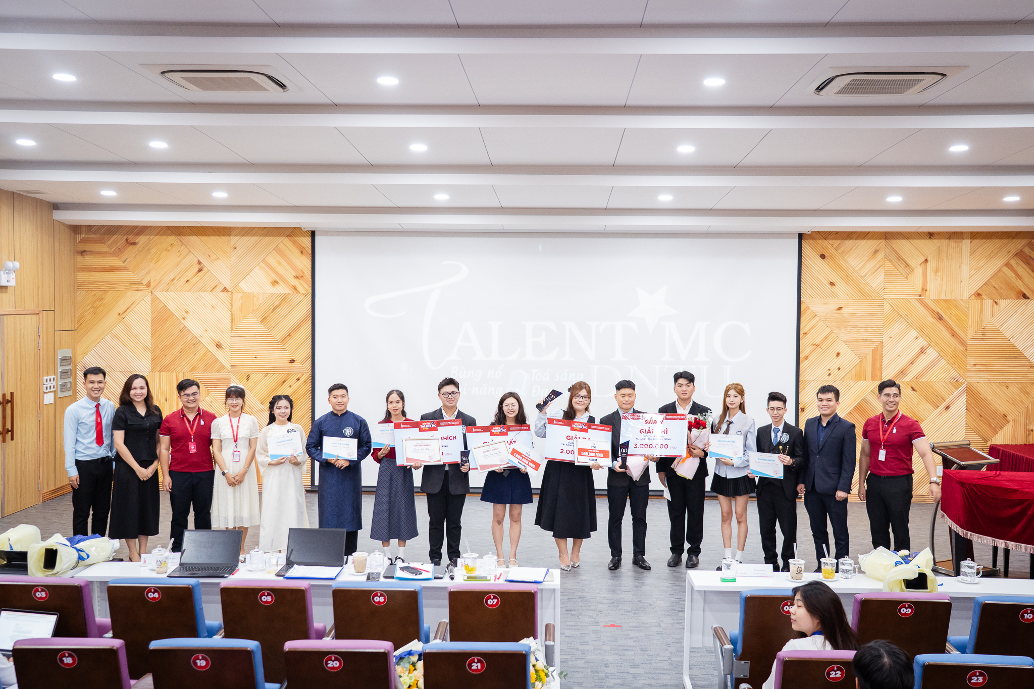 ĐÃ TÌM RA QUÁN QUÂN DNTU TALENT MC 2025 - LÀM CHỦ SÂN KHẤU CÙNG NHỮNG GIỌNG NÓI TÀI NĂNG 💥