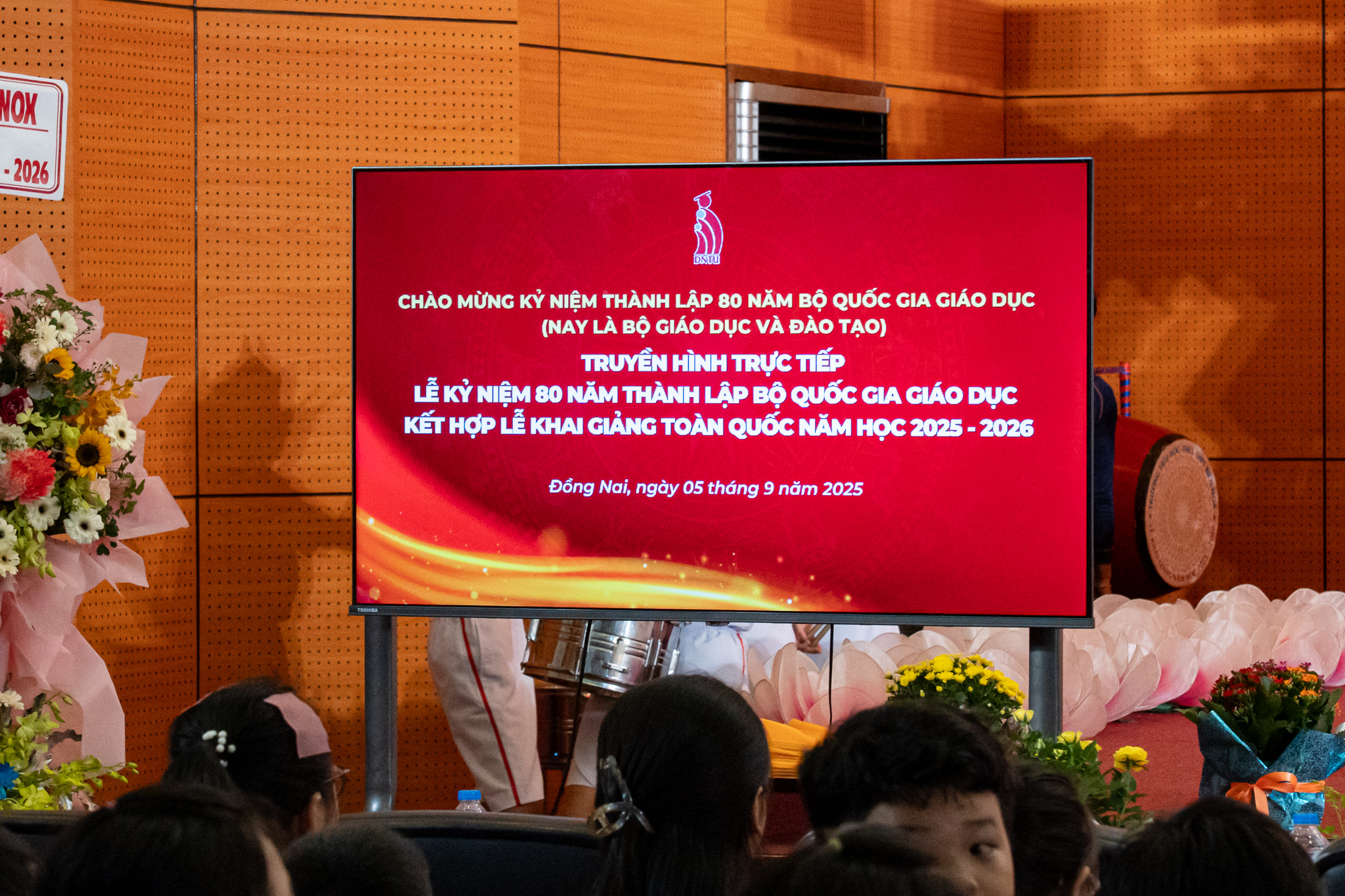 🎉 TRƯỜNG ĐẠI HỌC CÔNG NGHỆ ĐỒNG NAI TỔ CHỨC TRUYỀN HÌNH TRỰC TIẾP LỄ KHAI GIẢNG NĂM HỌC 2025 - 2026 🎉